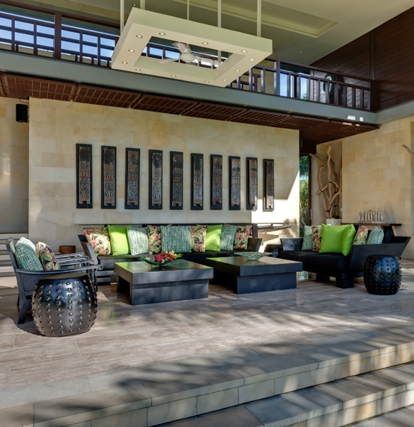 Bendega Nui - Main living area at night